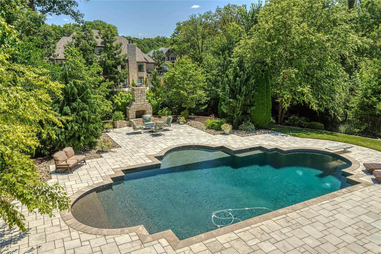 Town & Country Manor - Residential