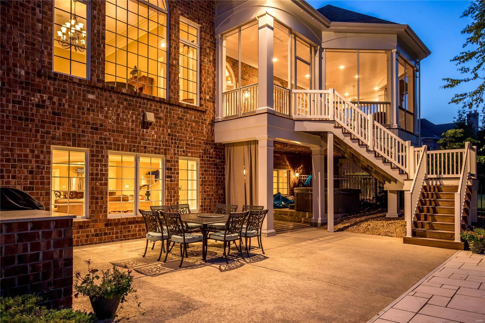 Town & Country Manor - Residential