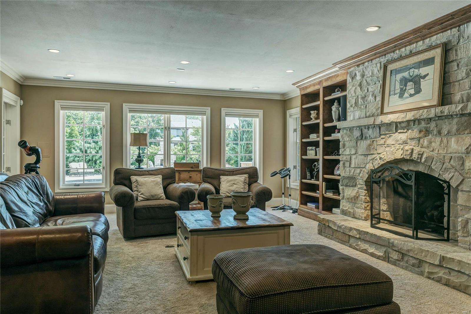 Town & Country Manor - Residential