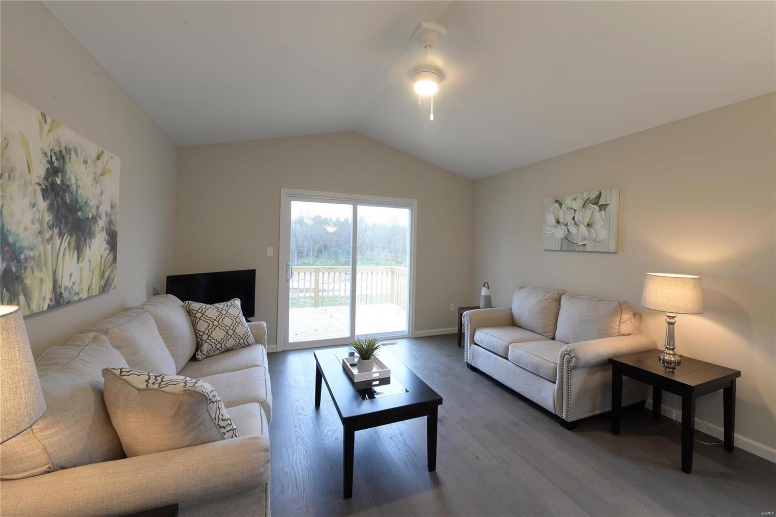 Pacific, Missouri 63069, United States, 3 Bedrooms Bedrooms, ,2 BathroomsBathrooms,Residential,Pending,31383