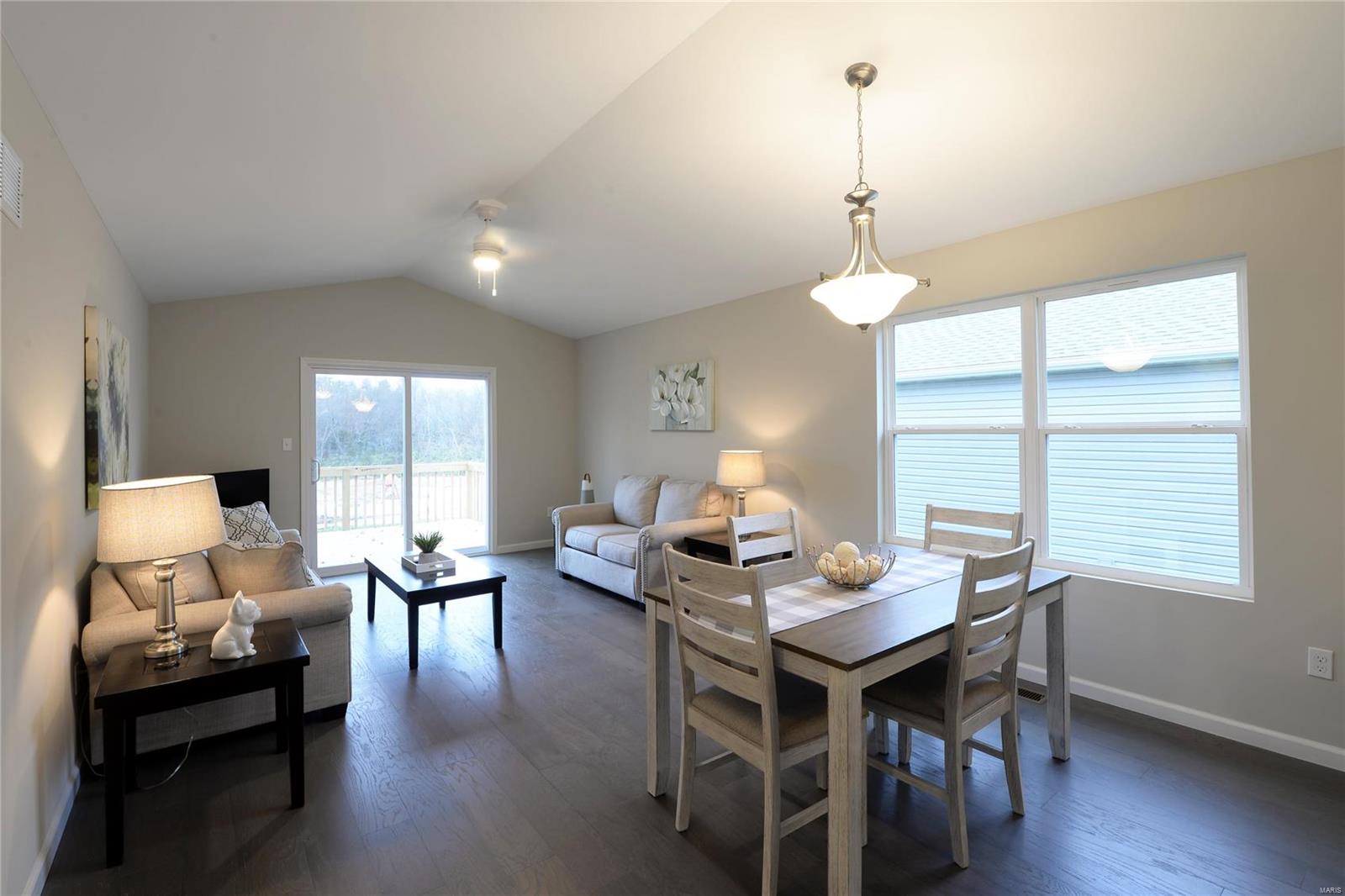 Pacific, Missouri 63069, United States, 3 Bedrooms Bedrooms, ,2 BathroomsBathrooms,Residential,Pending,31383