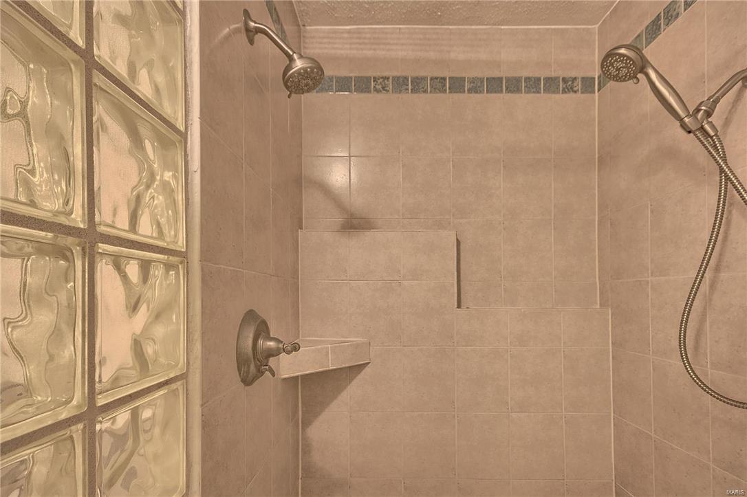 Spencer Creek South Village #10 - Residential Lease