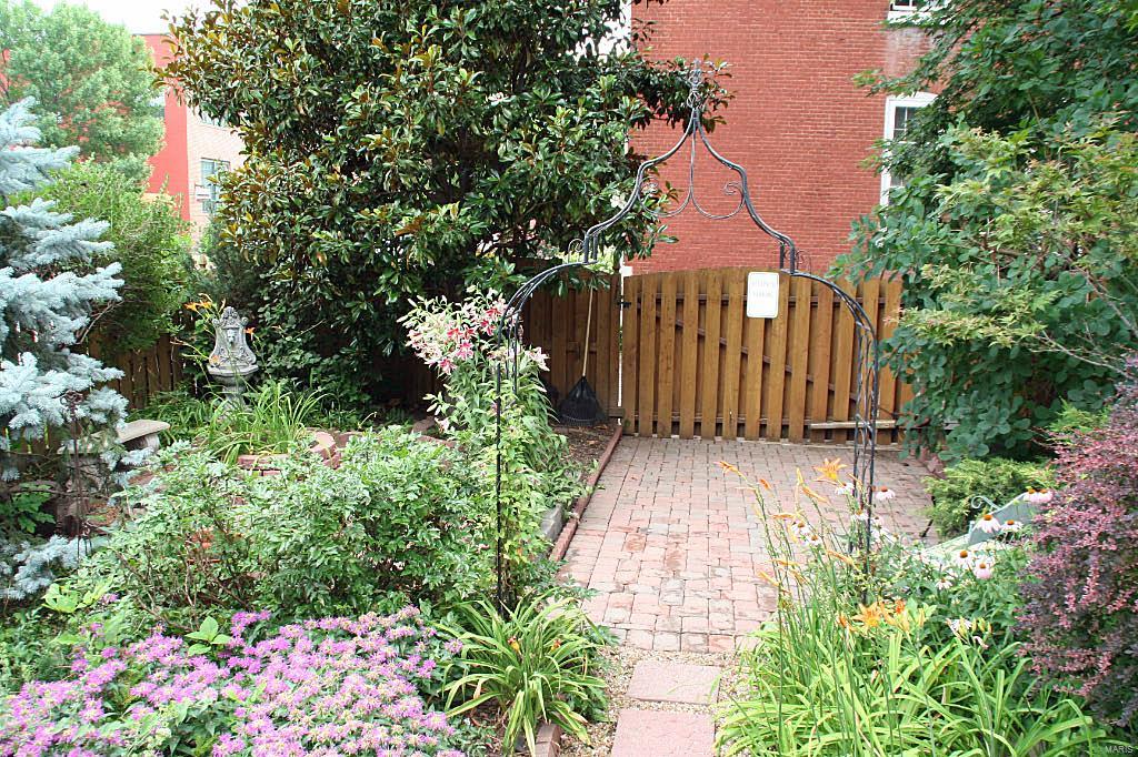 Lafayette Square - Residential