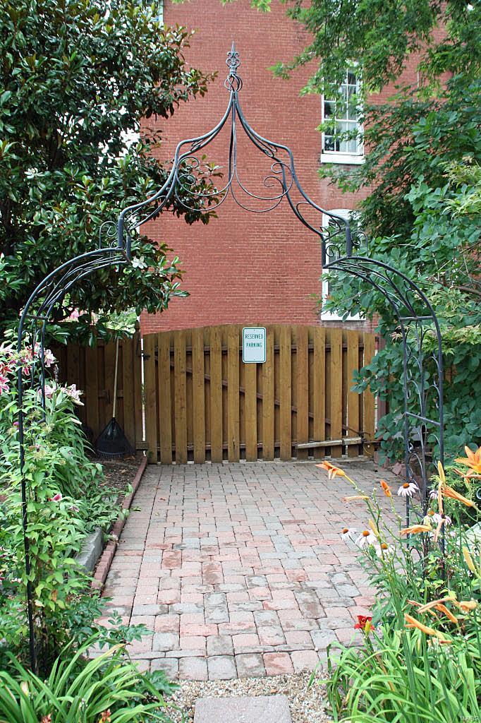 Lafayette Square - Residential