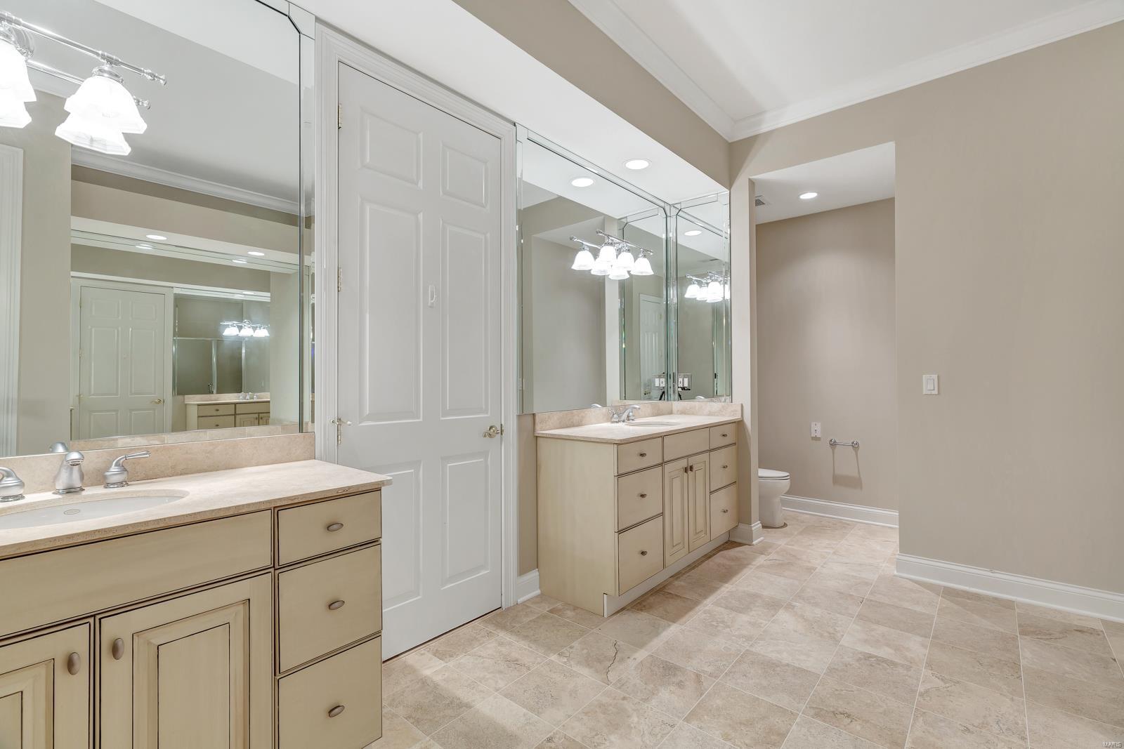 335 North Meramec A Condo - Residential