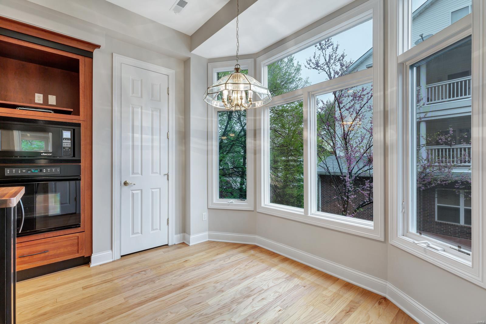 335 North Meramec A Condo - Residential