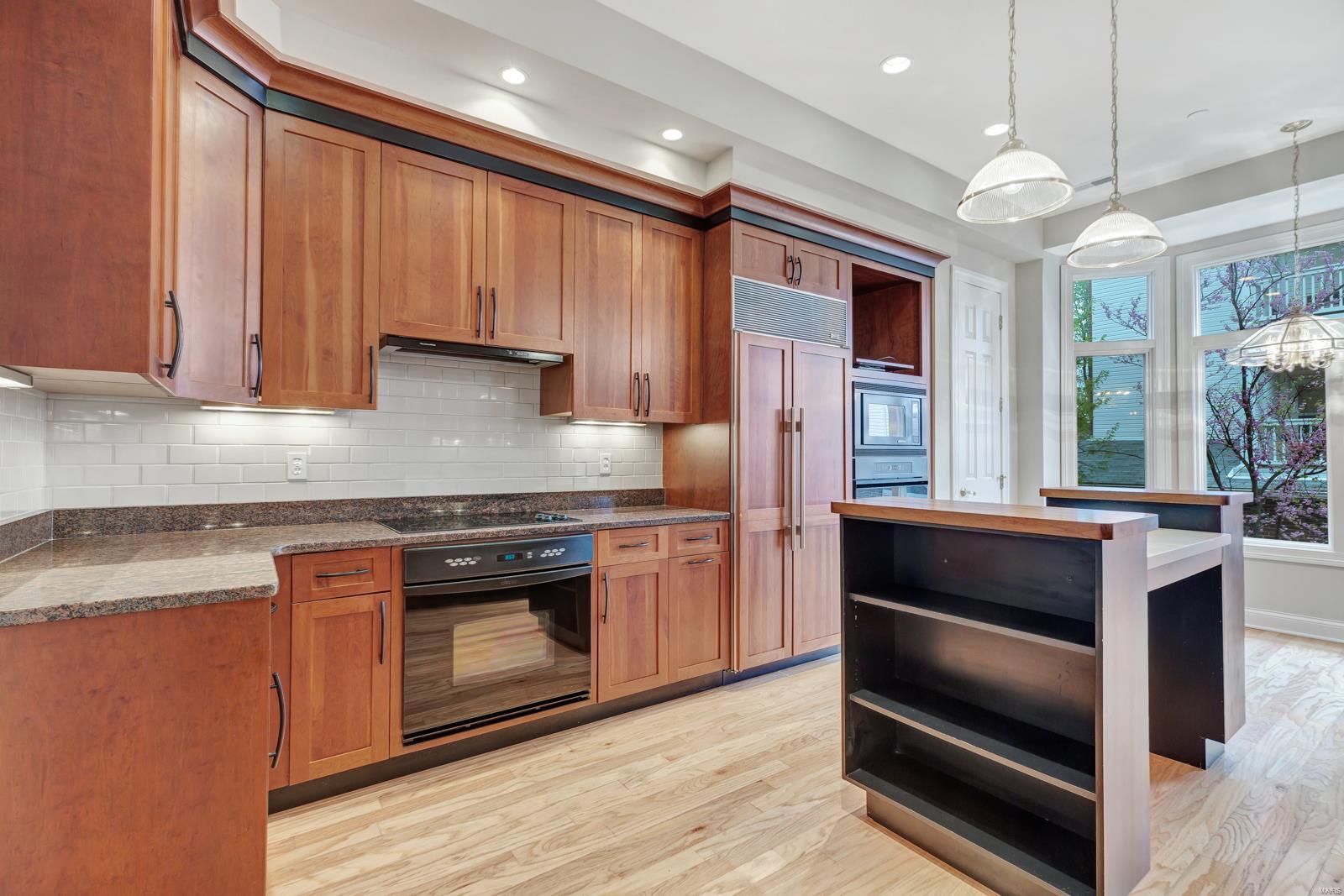 335 North Meramec A Condo - Residential