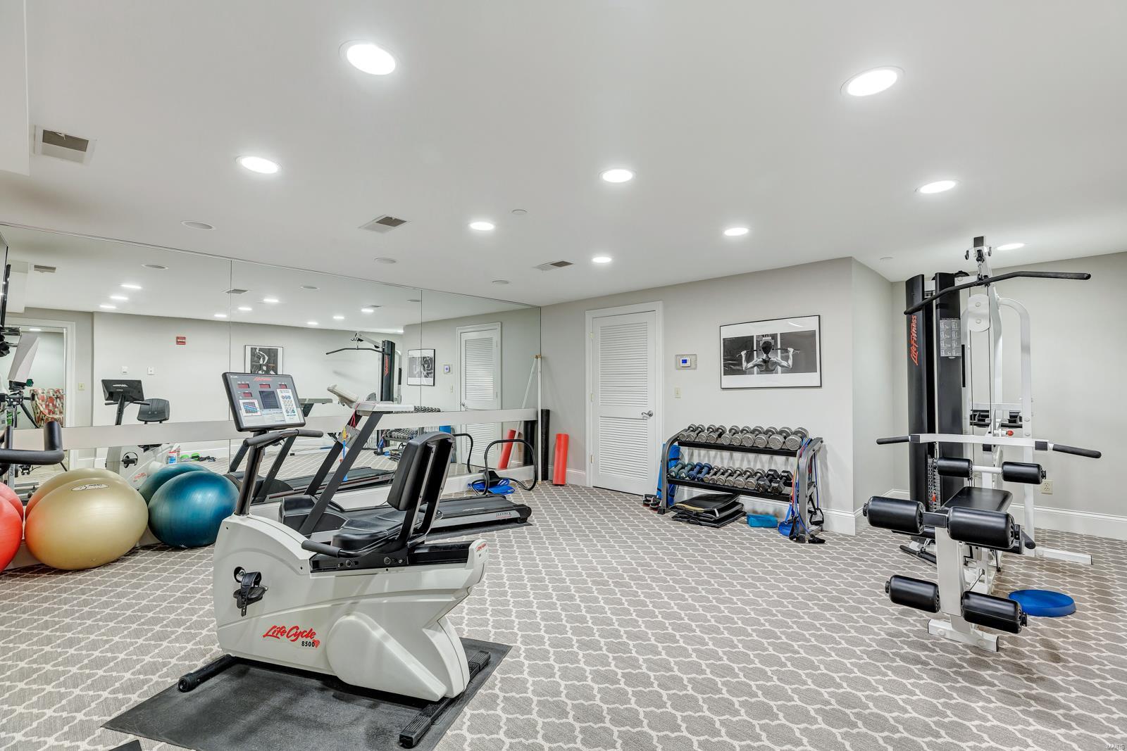 335 North Meramec A Condo - Residential