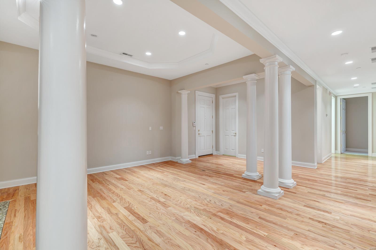 335 North Meramec A Condo - Residential