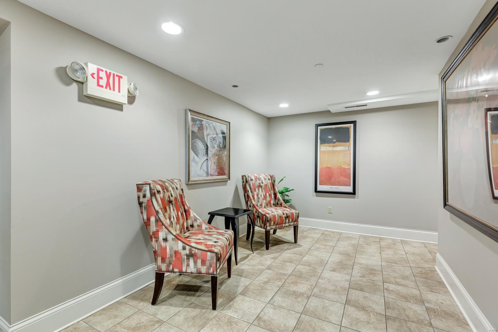 335 North Meramec A Condo - Residential