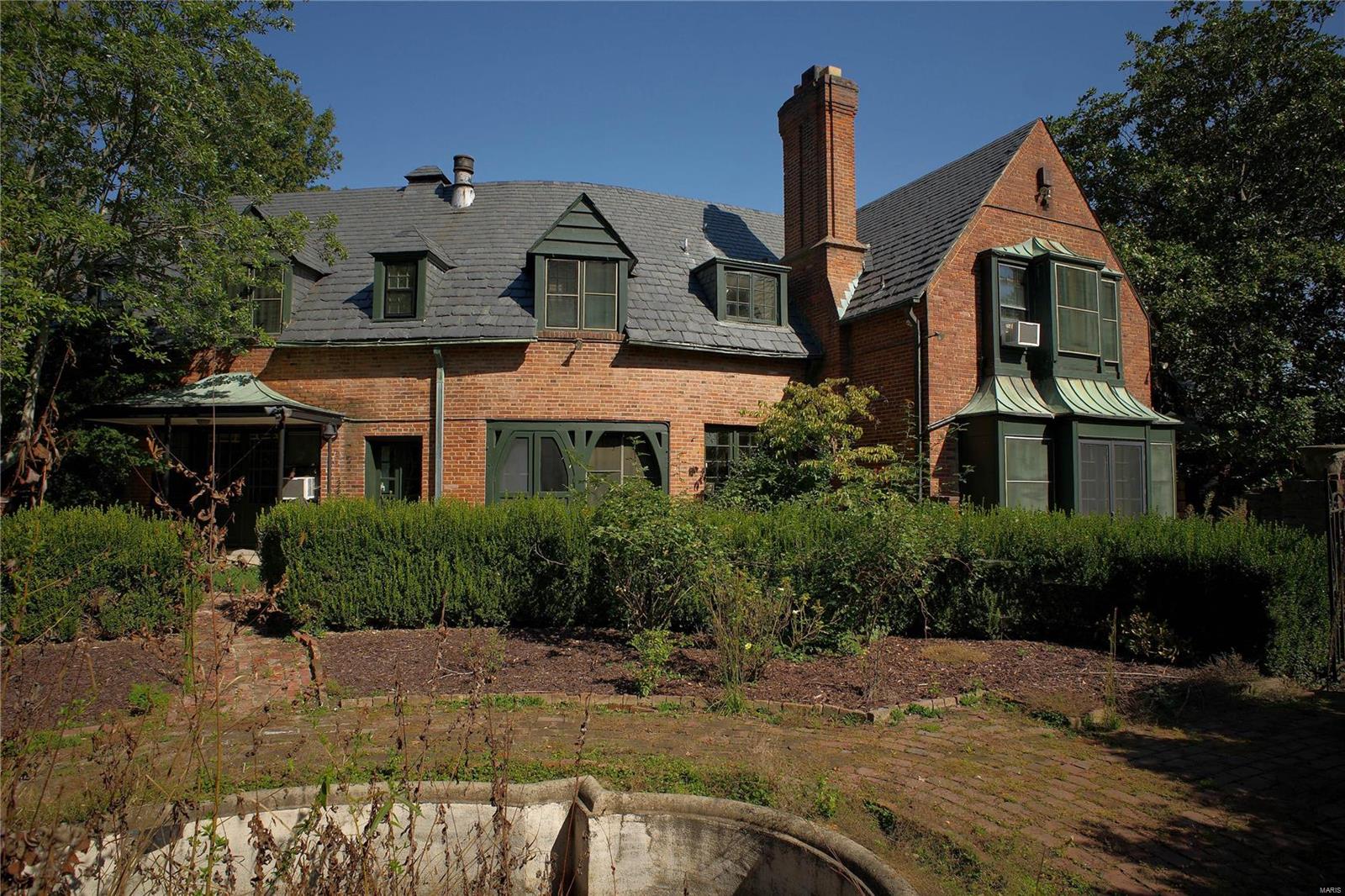 New St Louis Country Club - Residential