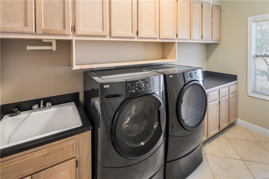 Hamptons The - Residential