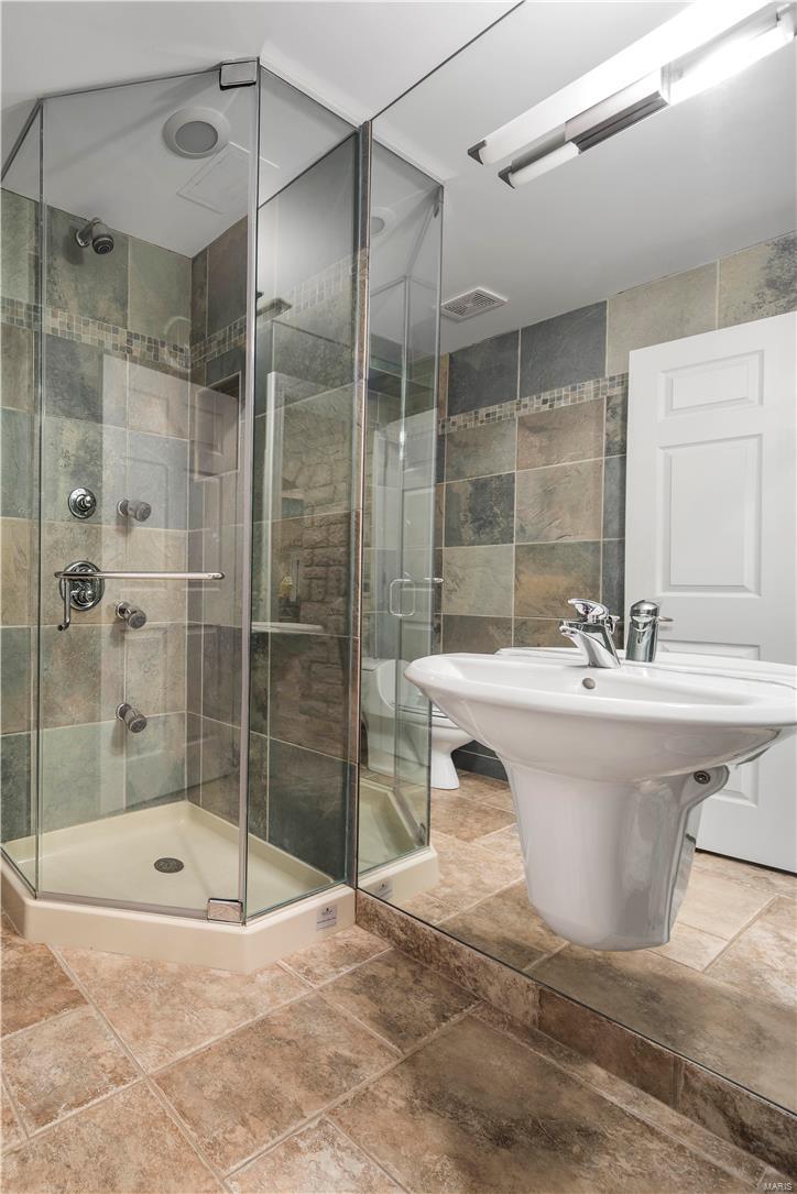 Hamptons The - Residential