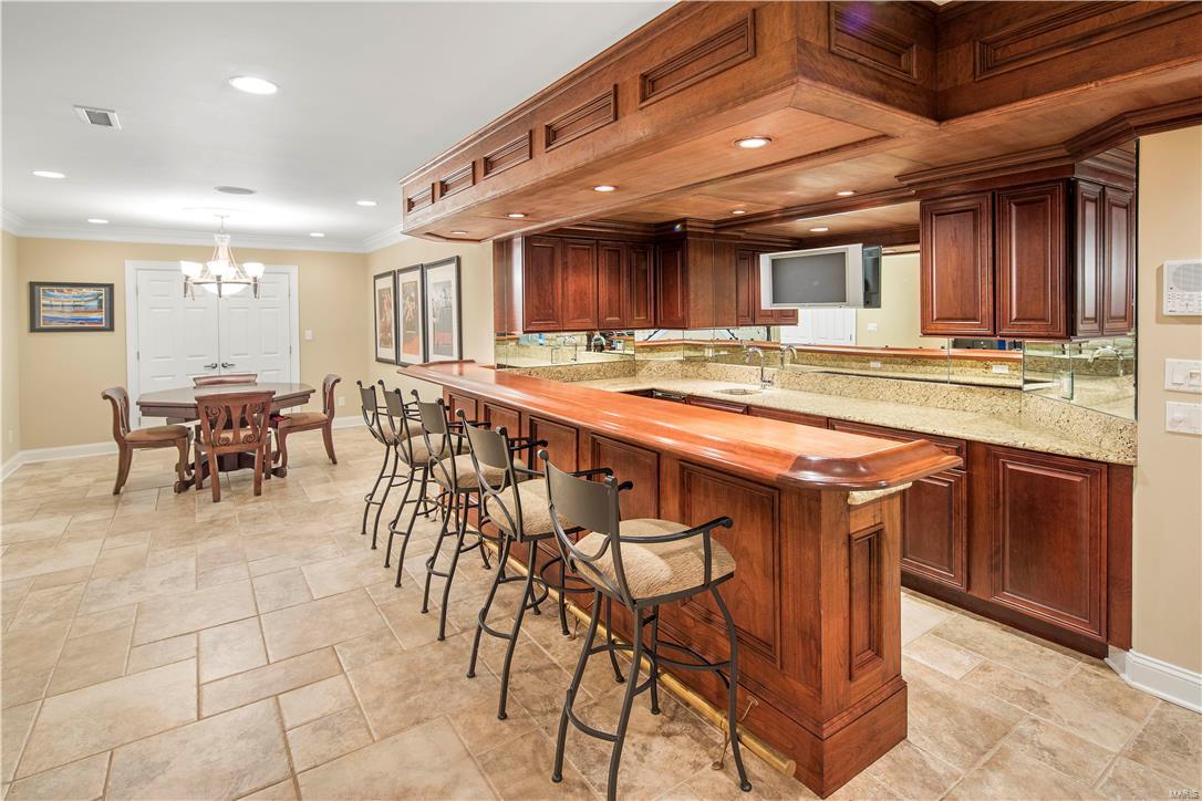 Hamptons The - Residential