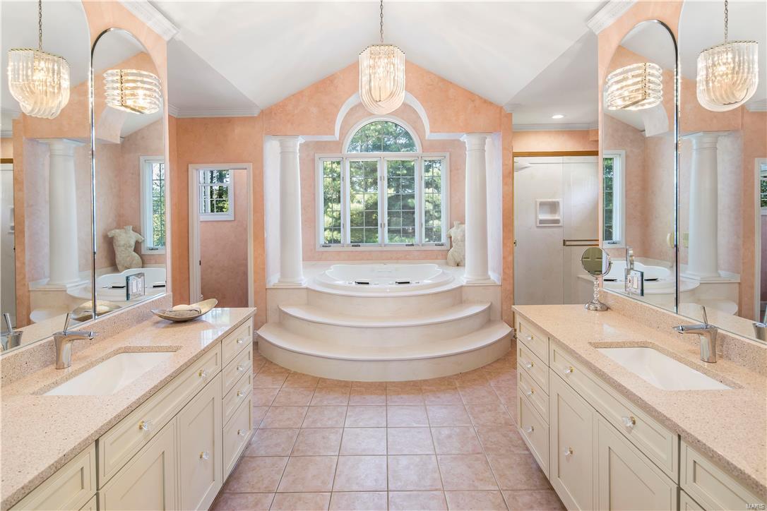 Hamptons The - Residential