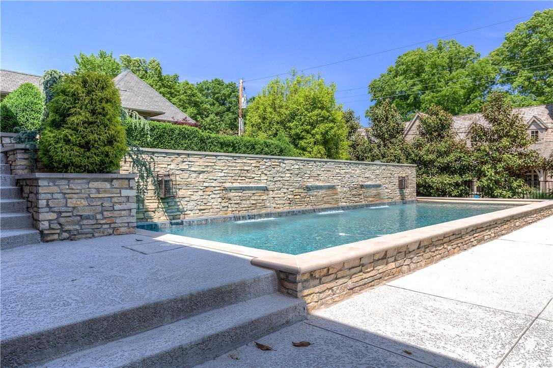 Lynnbrook - Residential