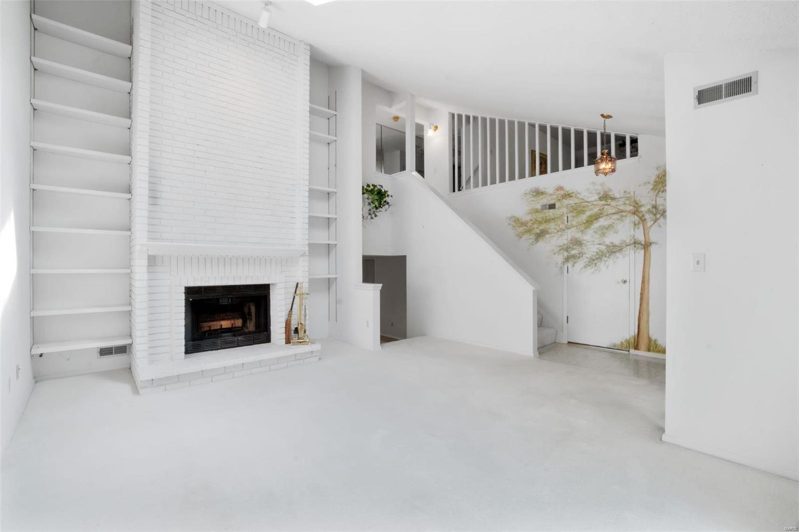 Woodlake Village Condo - Residential