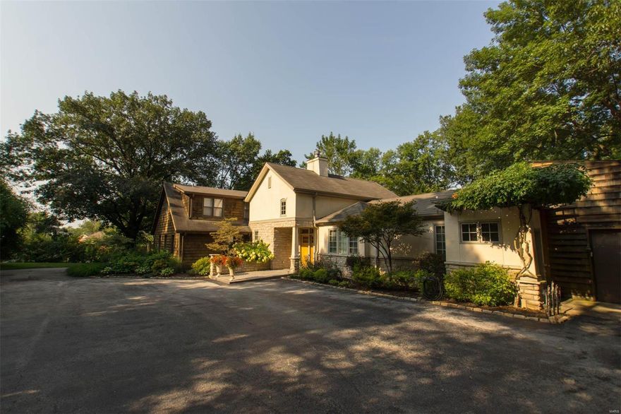 Walk through the front entryway to find a warm, light filled home situated in the heart of Ladue. The nicely landscaped 1-acre lot tucked away provides a very private setting. Spacious Great Room with beautiful stone fireplace and high ceilings. Wall of French doors lead to the stunning back yard complete with inground pool. Dream kitchen with large granite center island adjoins the eat-in area and custom office nook. Screened in porch offers a great place to relax and enjoy the view. Wonderful master suite with fireplace, large walk-in closet and his and her baths. The lower level offers a great space to entertain with wet bar and full bath. Convenient location within walking distance to Conway Elementary, Ladue Middle and Ladue High School.