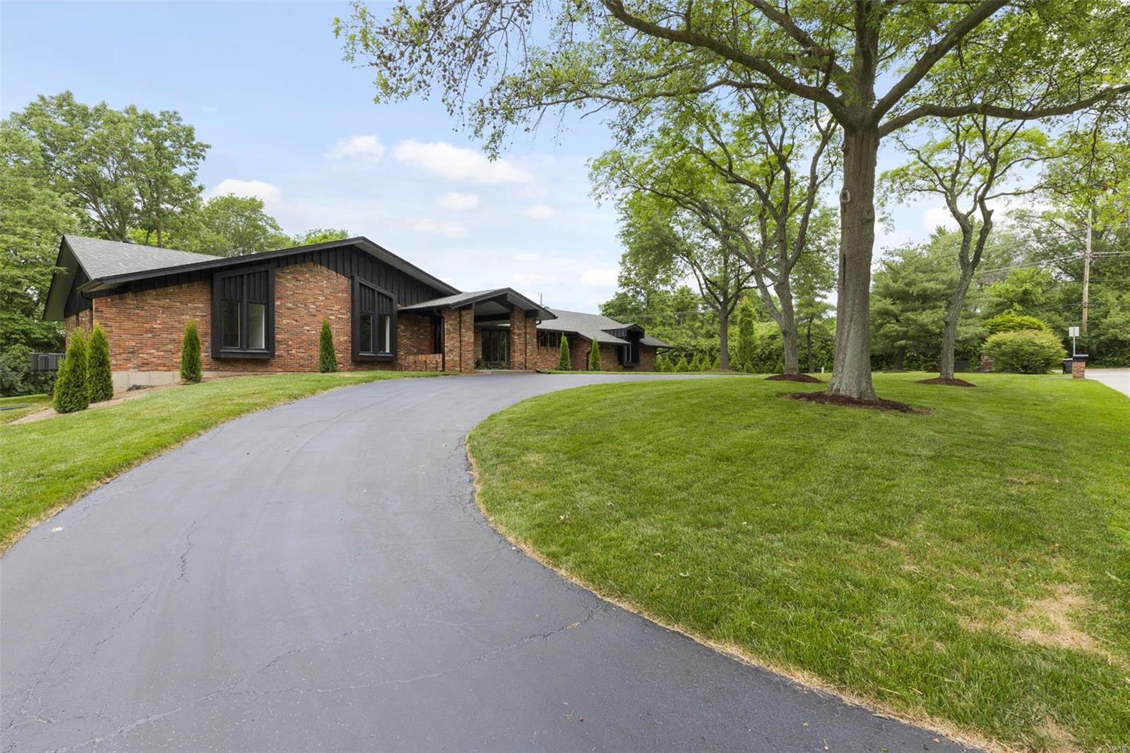 Chateau Ladue West - Residential