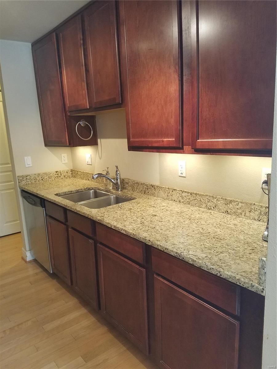 527-533 Clara Condo - Residential
