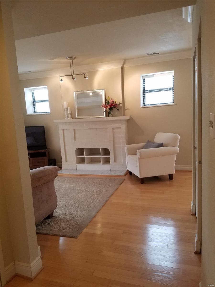 527-533 Clara Condo - Residential