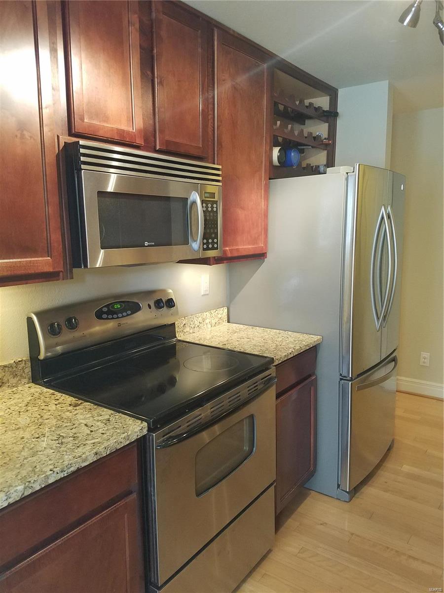 527-533 Clara Condo - Residential