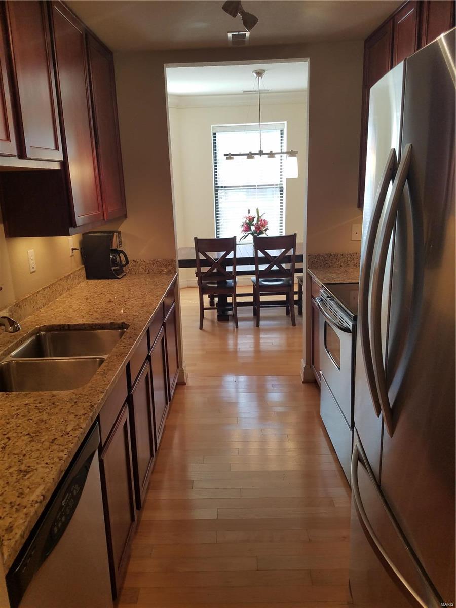 527-533 Clara Condo - Residential