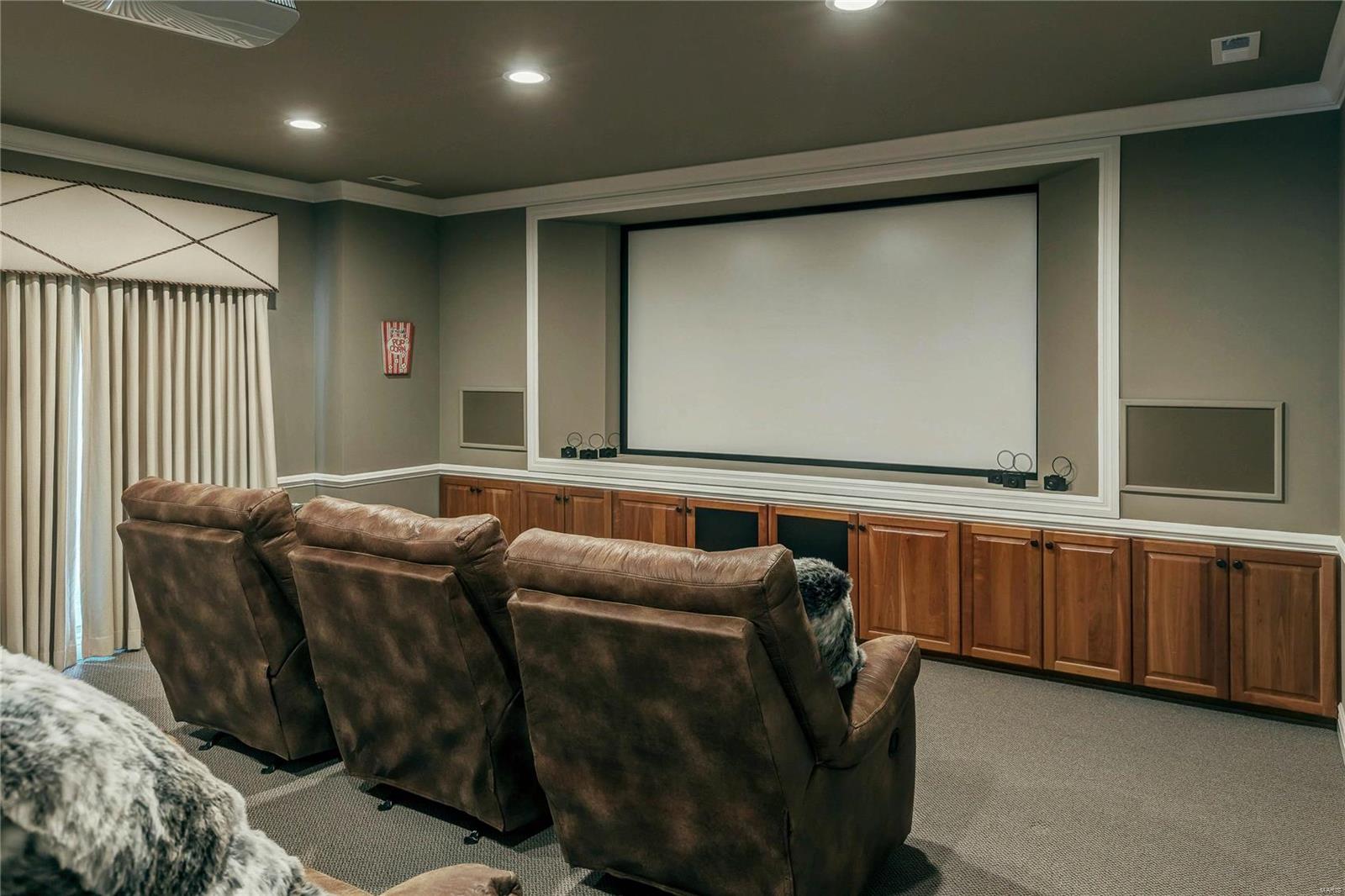 Whitmoor Upper Rdwy & Esmt - Residential