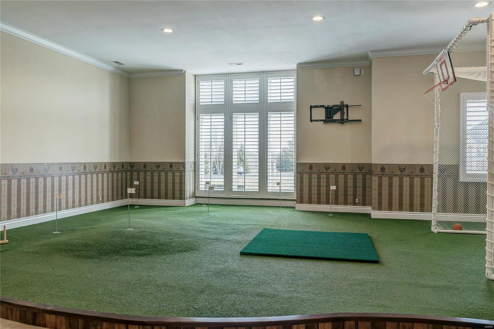 Whitmoor Upper Rdwy & Esmt - Residential