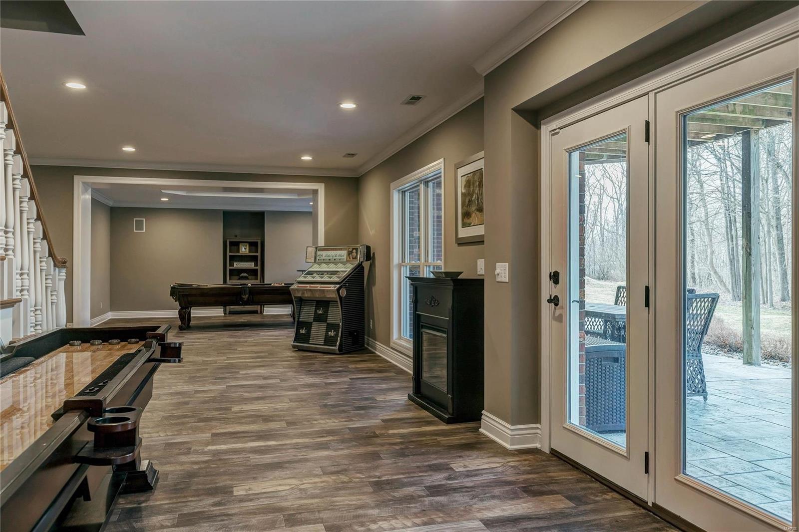 Whitmoor Upper Rdwy & Esmt - Residential