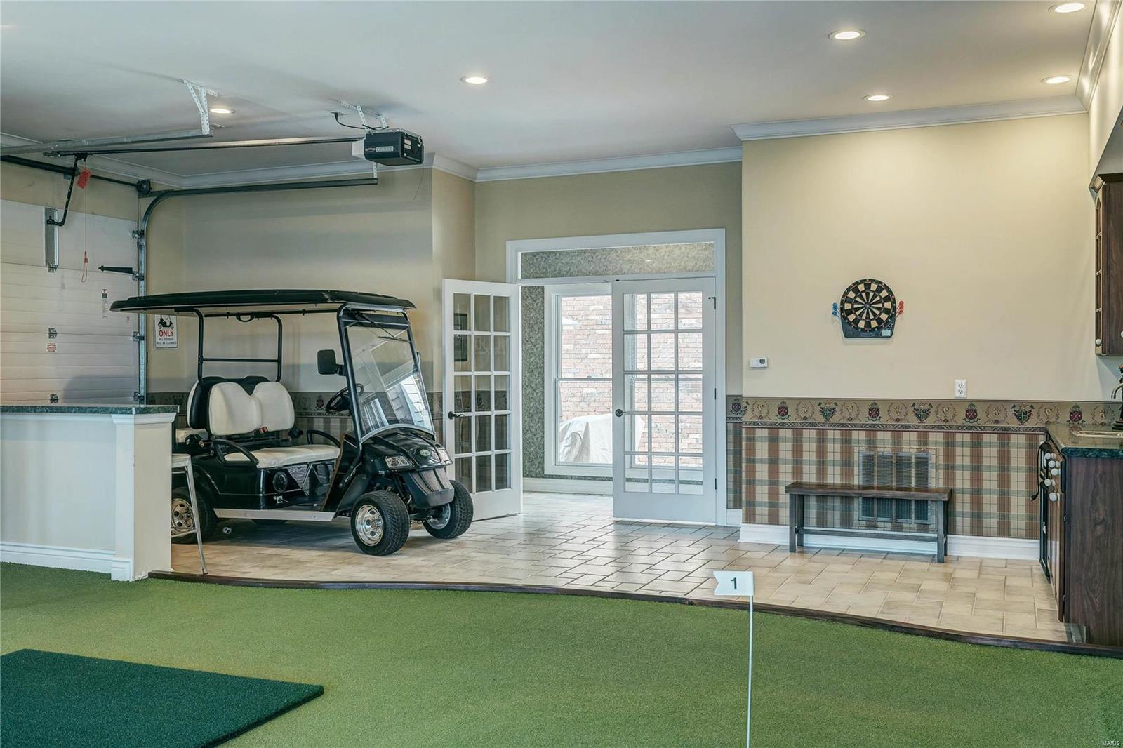 Whitmoor Upper Rdwy & Esmt - Residential