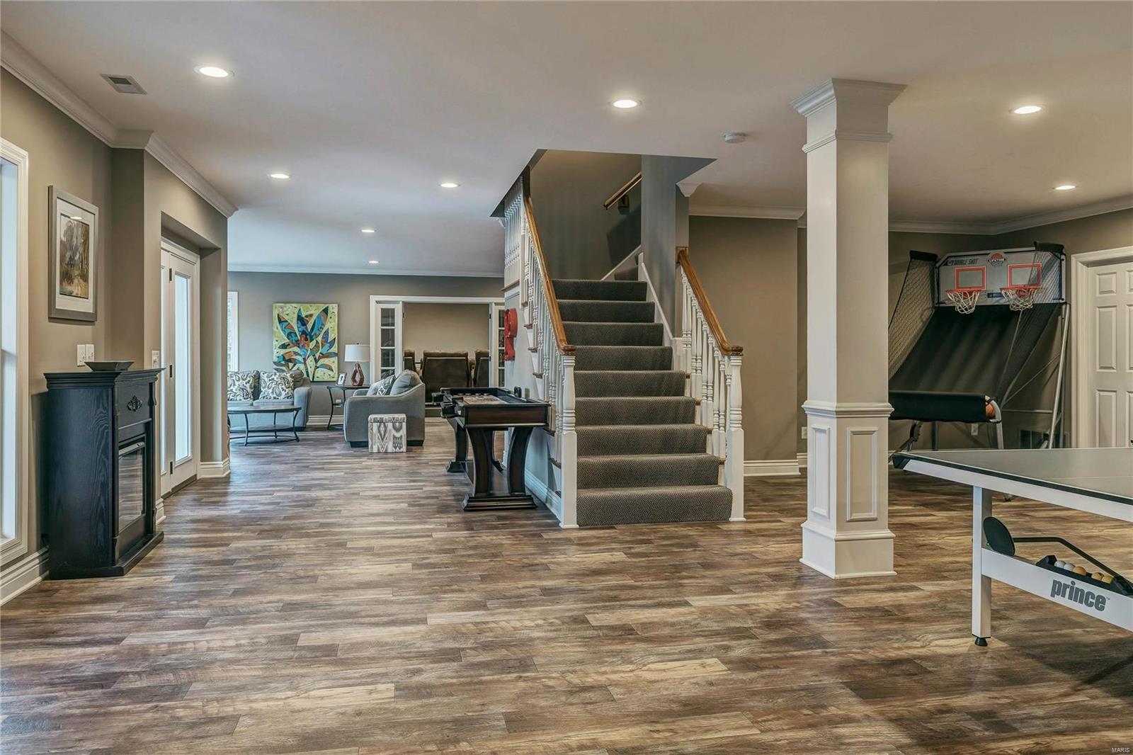 Whitmoor Upper Rdwy & Esmt - Residential