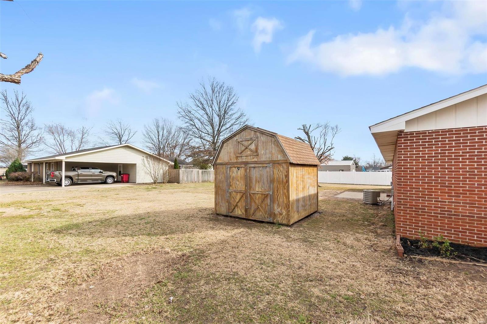 Glenn and Clara Matthews E Acres 4th Add - Residential