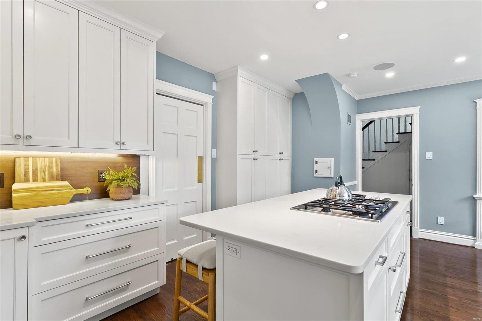 Davis Place - Residential