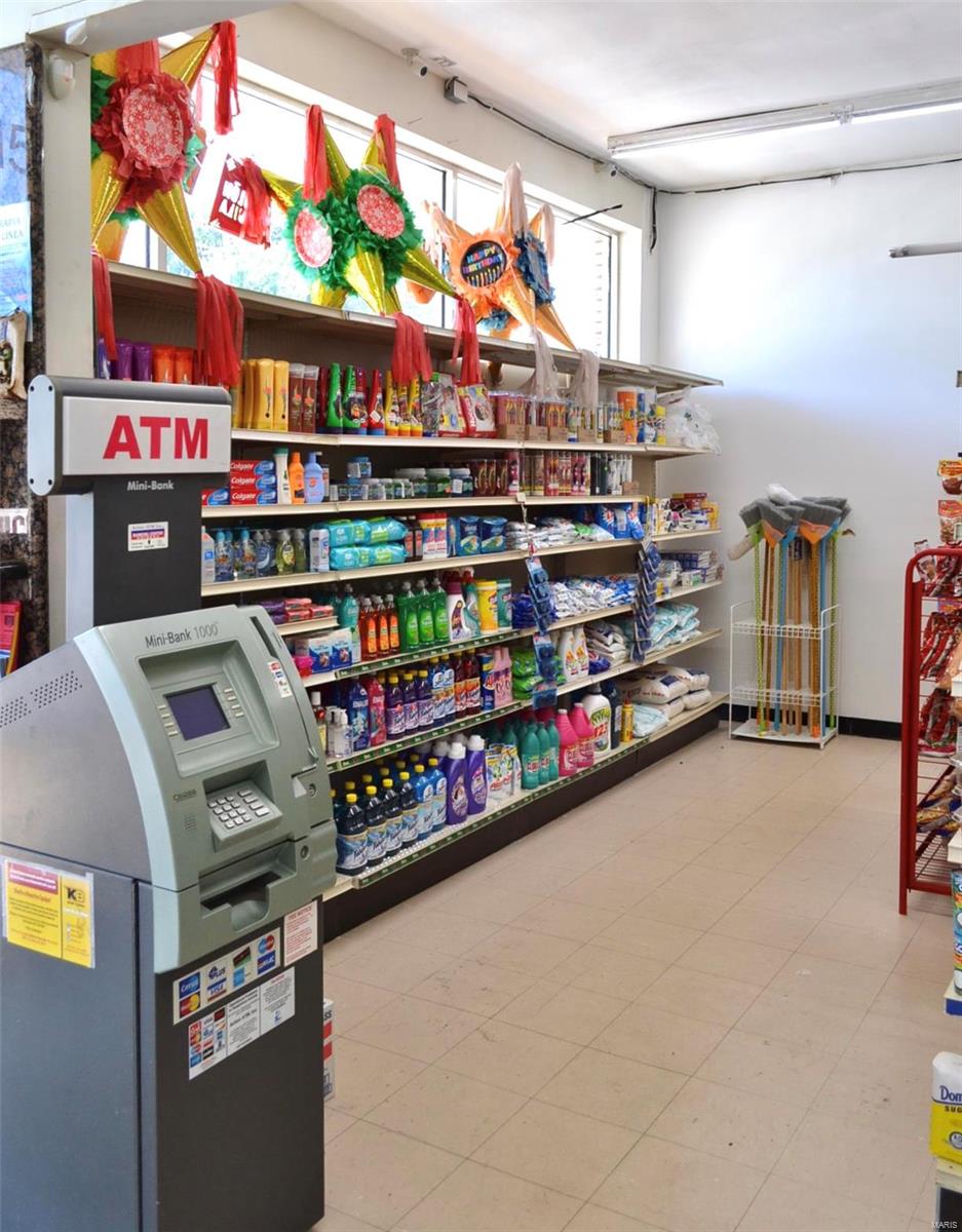 Bounded S By S Line Sur - Commercial Sale