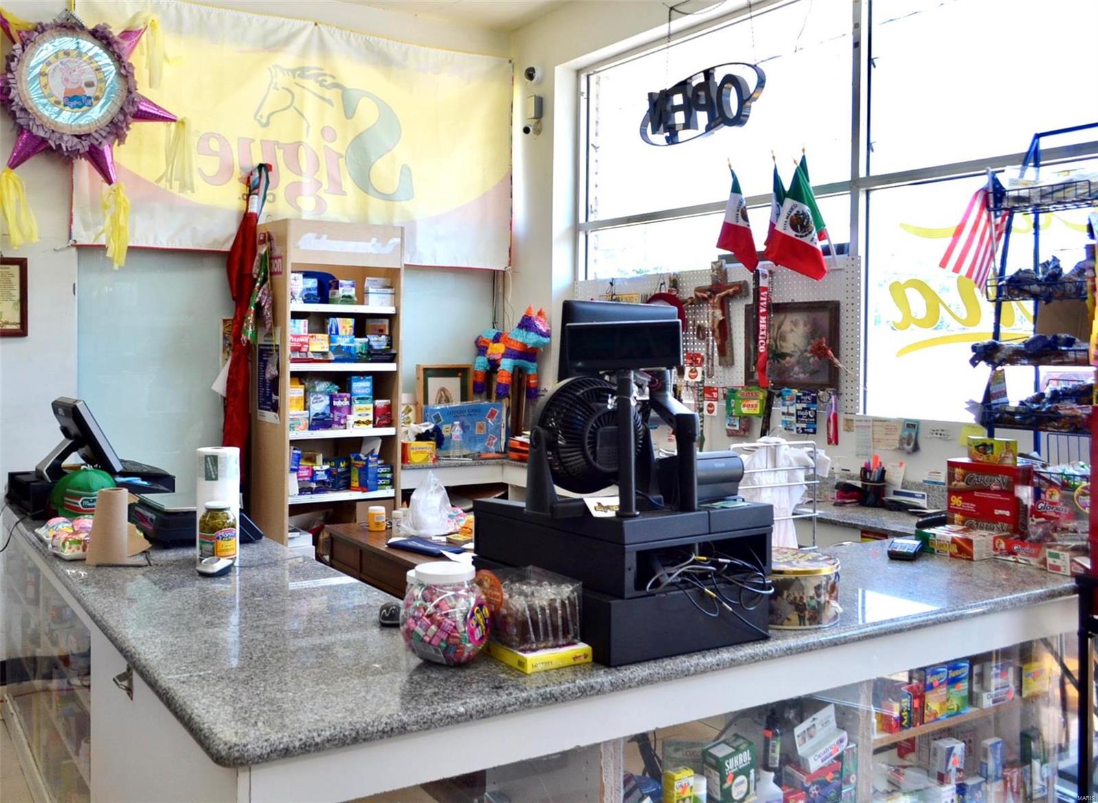 Bounded S By S Line Sur - Commercial Sale