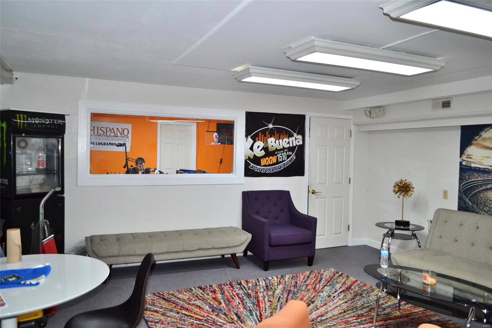 Bounded S By S Line Sur - Commercial Sale