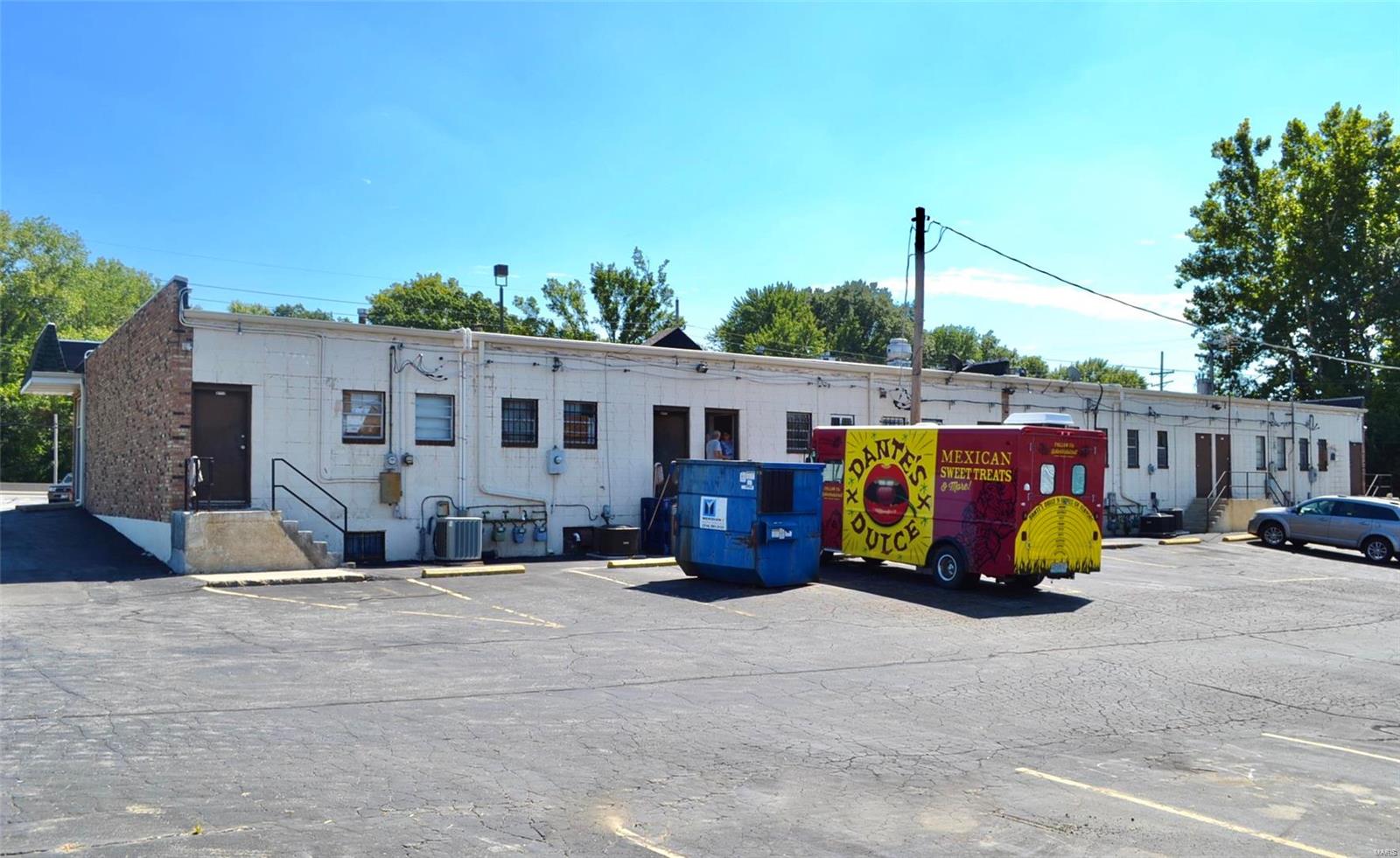 Bounded S By S Line Sur - Commercial Sale