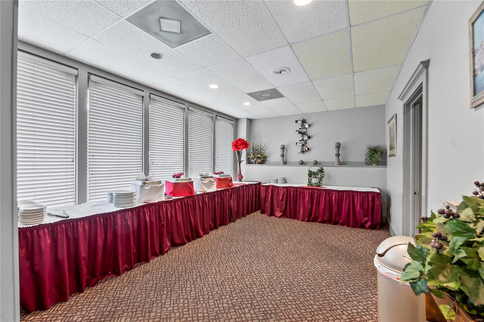 Range Csandford Ellis - Commercial Sale