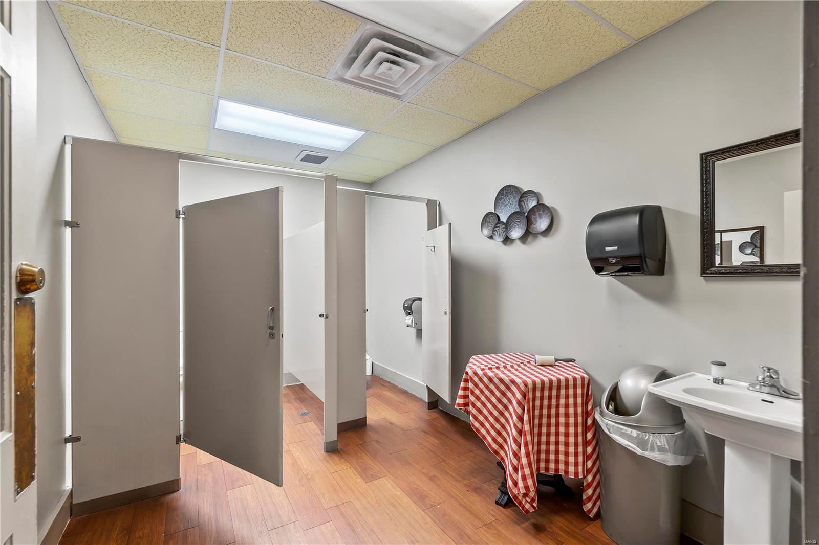 Range Csandford Ellis - Commercial Sale