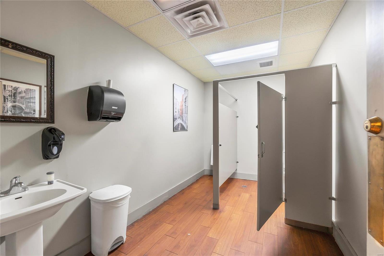 Range Csandford Ellis - Commercial Sale