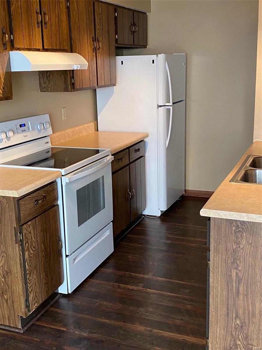 Marie Estate Condos - Residential