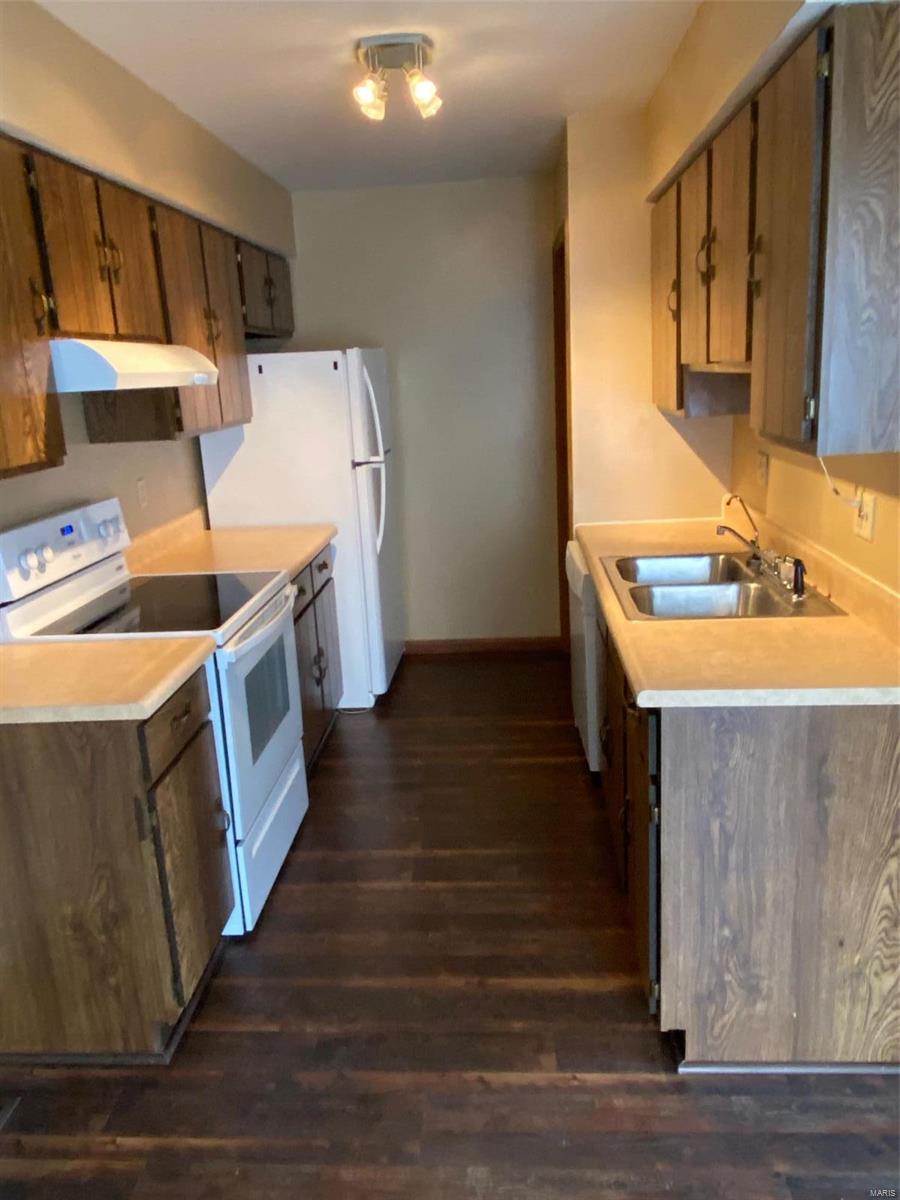 Marie Estate Condos - Residential