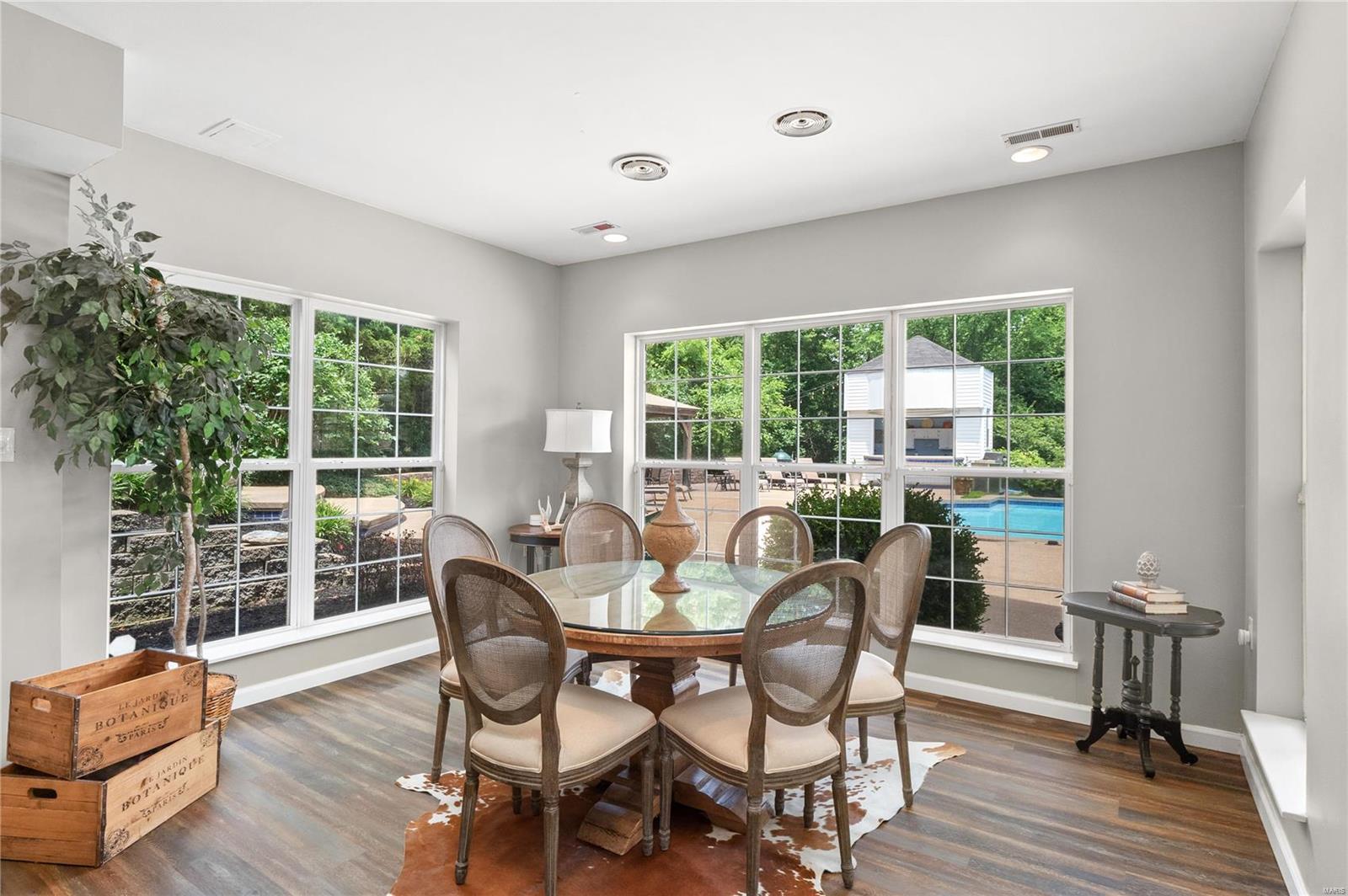 Manors Way Town & Co - Residential