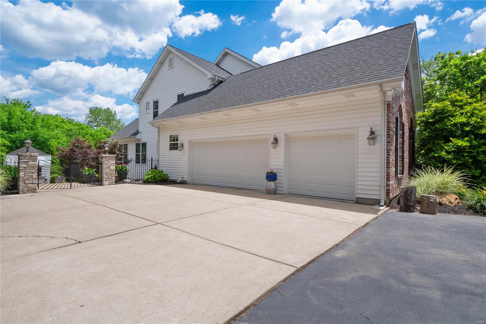 Manors Way Town & Co - Residential