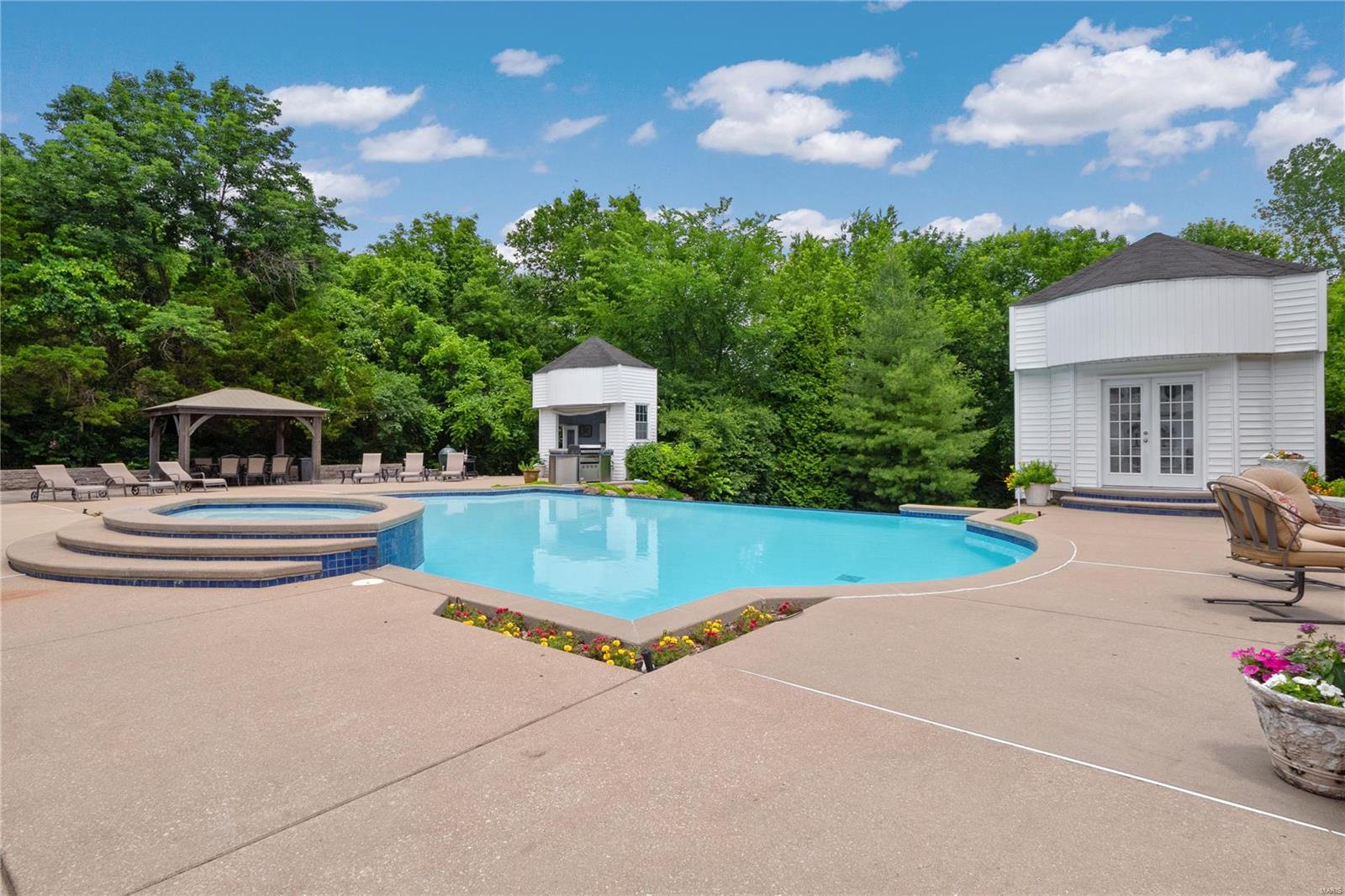 Manors Way Town & Co - Residential