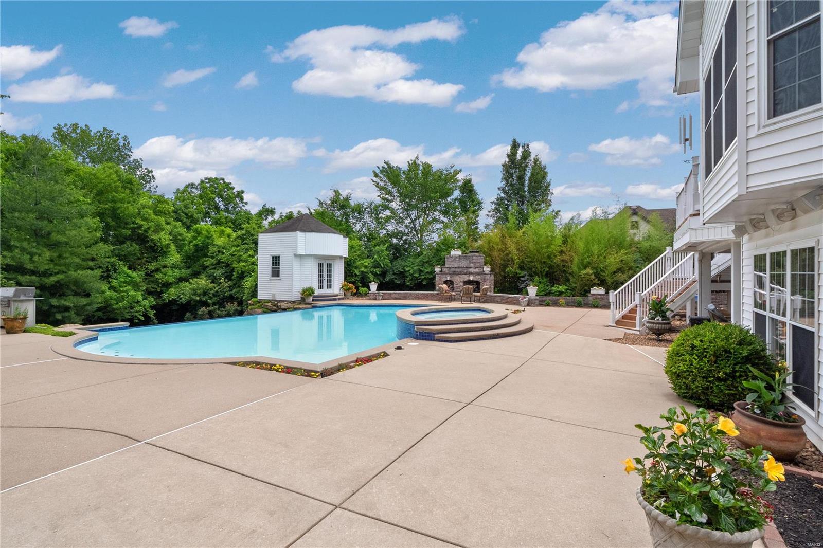 Manors Way Town & Co - Residential