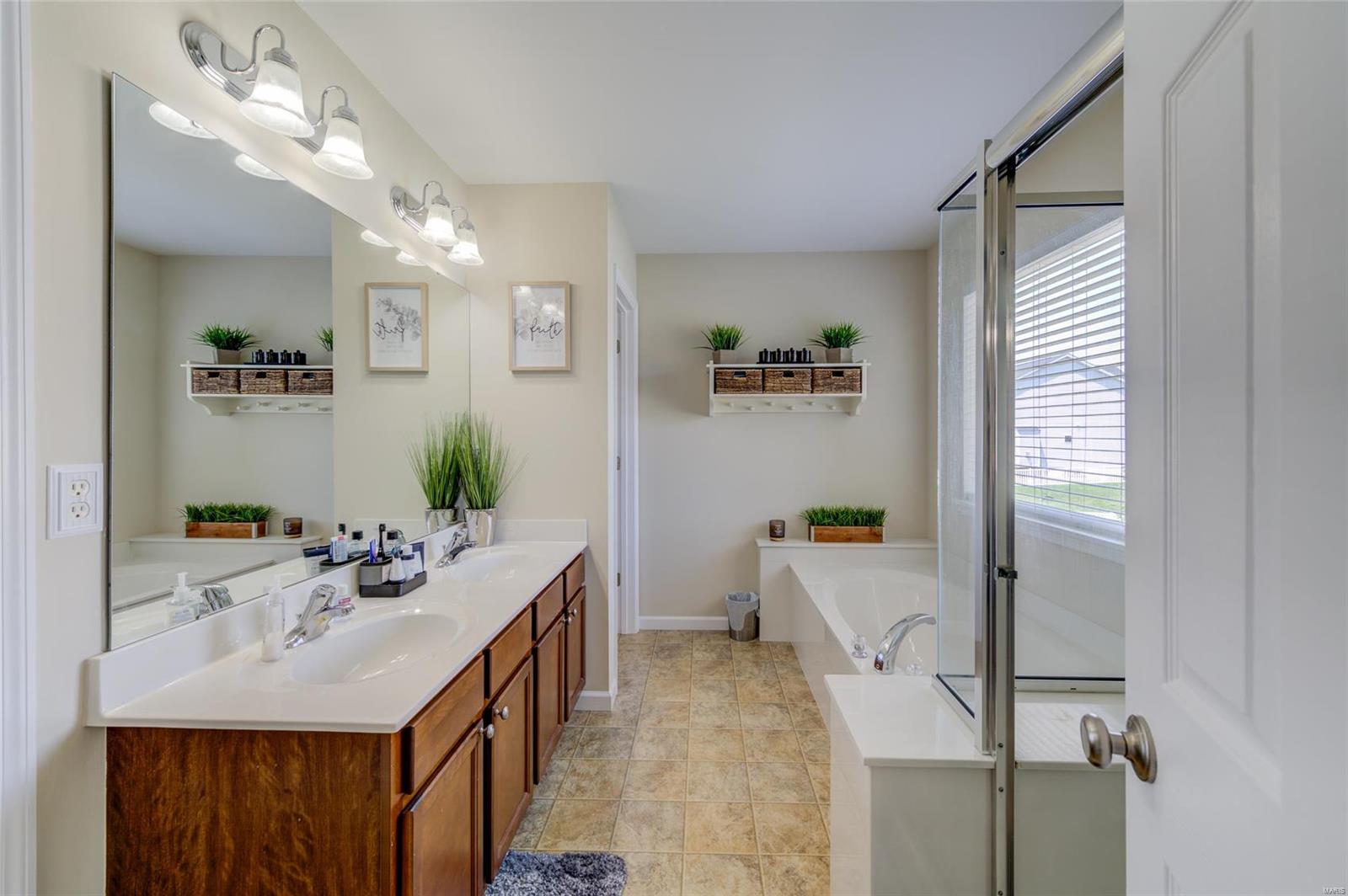 Countryshire #10 - Residential