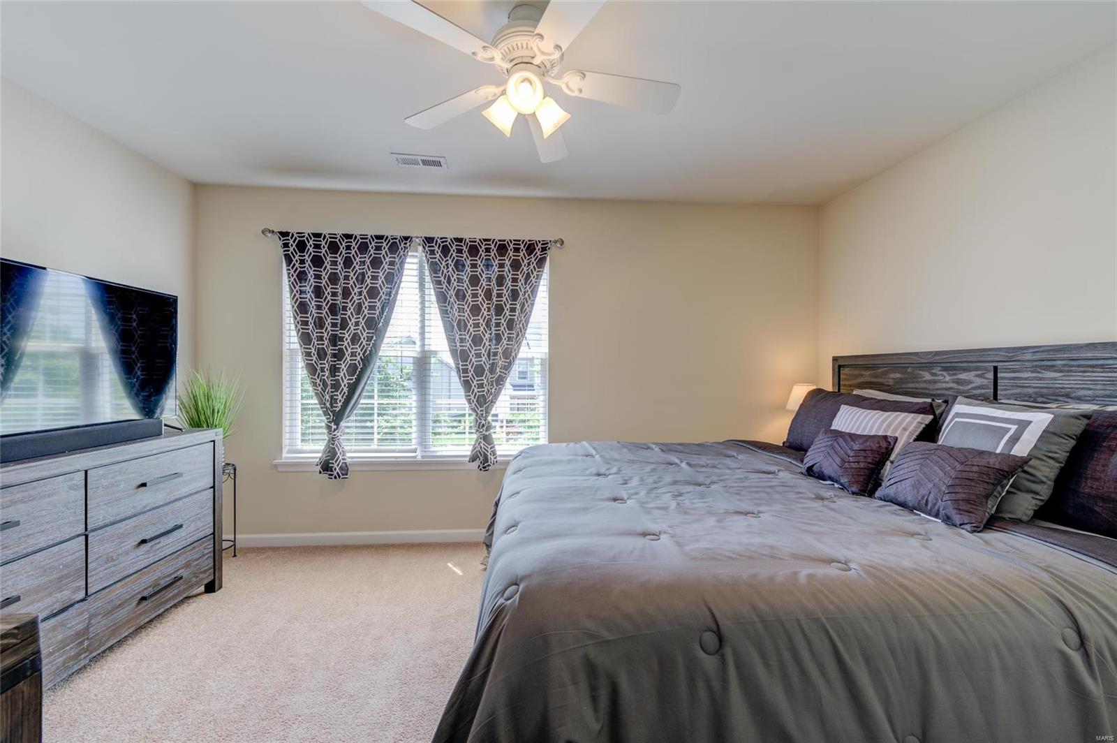 Countryshire #10 - Residential