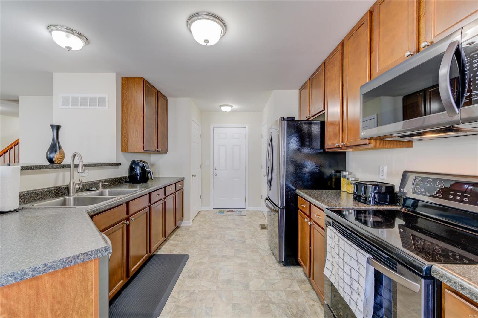 Countryshire #10 - Residential